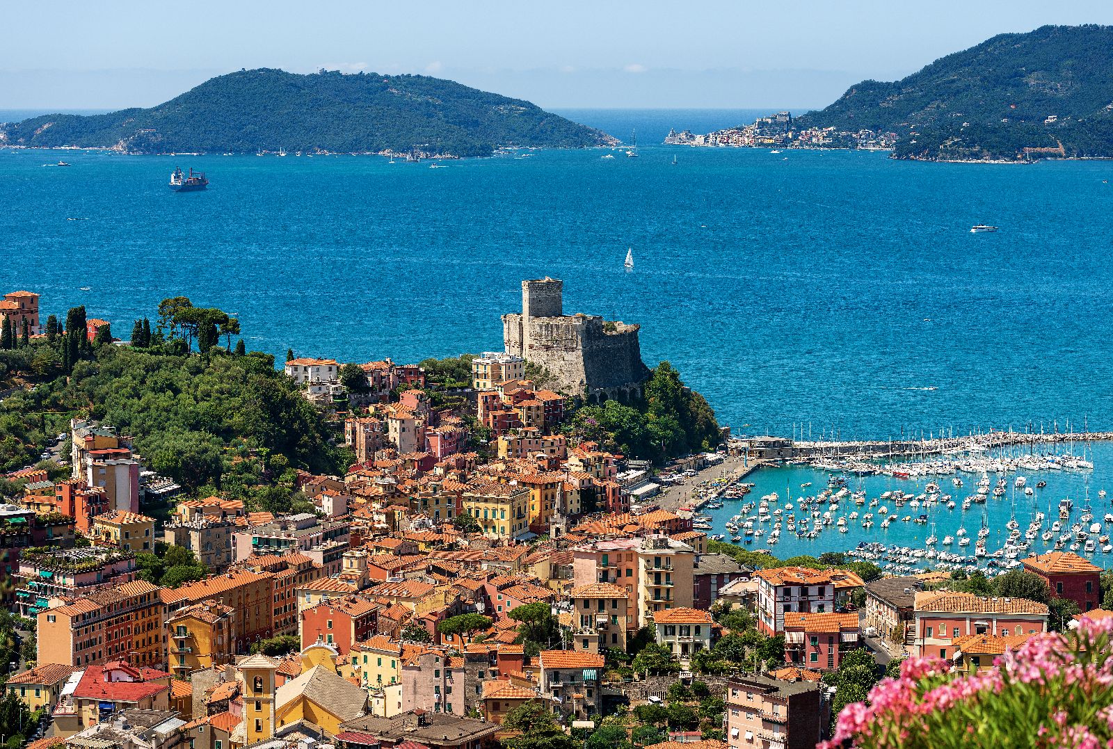Lerici: mare, cosa vedere e hotel consigliati - Liguria.info